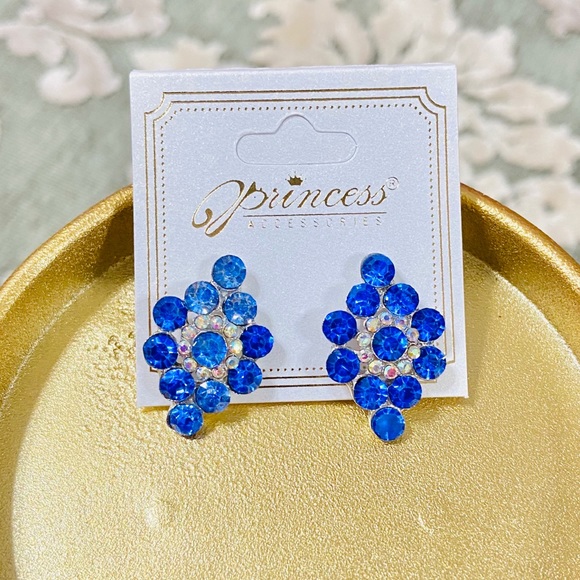Jewelry - ✨NEW✨Royal Blue Crystal Earrings!